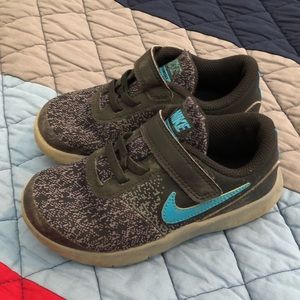 Size 10 boys Nike shoes